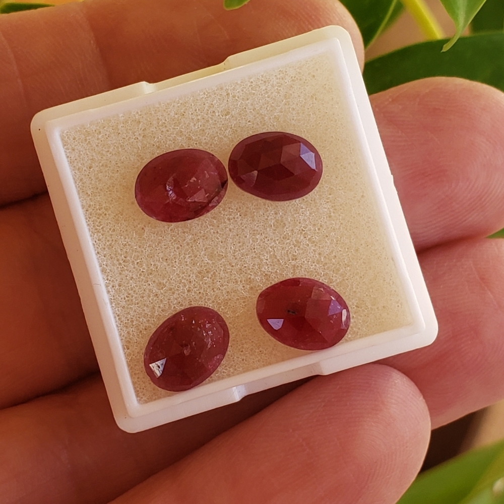 Four loose Natural Ruby Cabachons gemstones